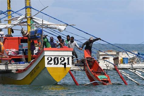 Marcos China Vows Solution To Plight Of Filipino Fishermen In West