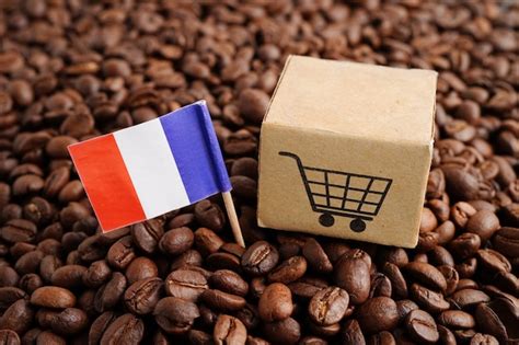 Bandera de Francia en los granos de café que compran en línea para