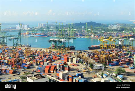 Singapore cargo port Stock Photo - Alamy