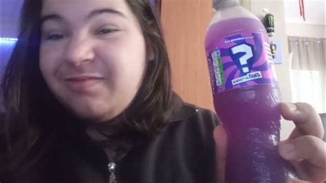 Review Purple Mystery Fanta Flavour Whatthefanta Youtube