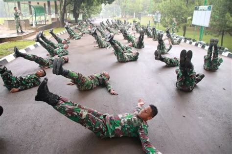 Latihan Ground Training Persiapan Terjun Penyegaran Yonif Para Raider