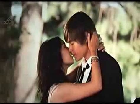 High School Musical Troy And Gabriella Kiss