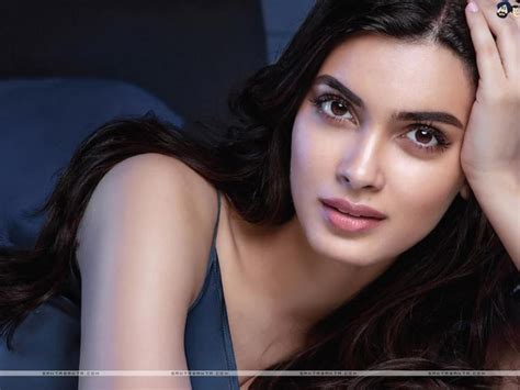 Diana Penty Hot Photos Pics New Images Wallpapers