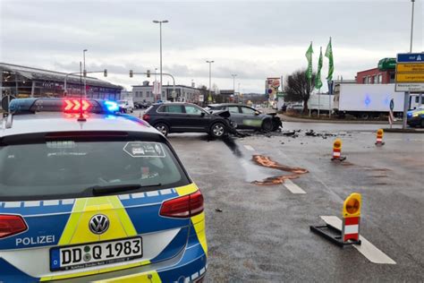 Kreuzungscrash In Zwickau Sorgt Für Reichlich Schaden