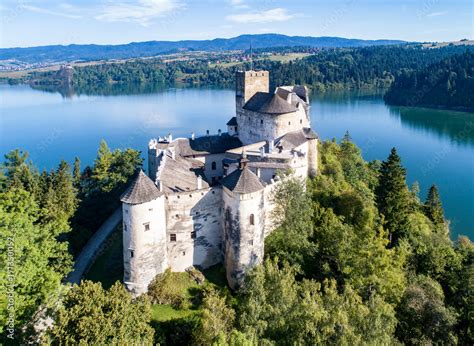 Poland. Medieval Castle in Niedzica,14th century (upper castle), Polish ...