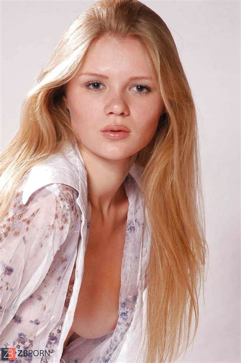 Danielle Studio Shoot ZB Porn