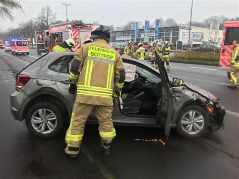 Verkehrsunfall Mit Verletzten Personen Einsatzbericht Bottrop