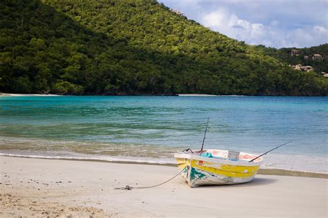 Cinnamon Bay St John Usvi A Fishing Boat Rests On The B Flickr