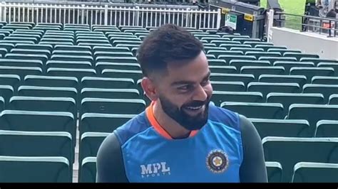 Virat Kohli Cuts Cake With Indian Journalists In Mcg Impressed With Surprise