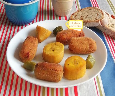 Croquetes de Feijão À mesa a Ziza Cem cores mil sabores