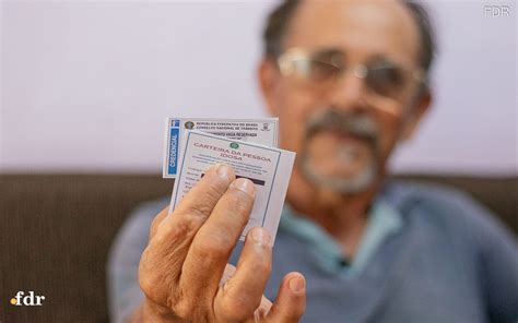 Idosos Acima De Anos Fazem Festa Ap S Governo Liberar Direito A