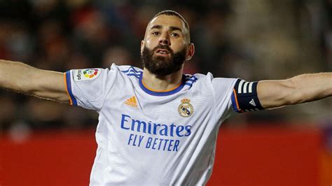 Benzema se convierte en el máximo goleador francés de la historia