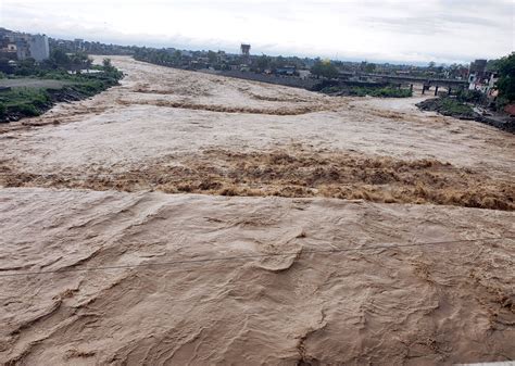 तिनाउ नदीमा जलसतहले खतराको तह पार गर्‍यो तटीय क्षेत्रमा उच्च सतर्कता