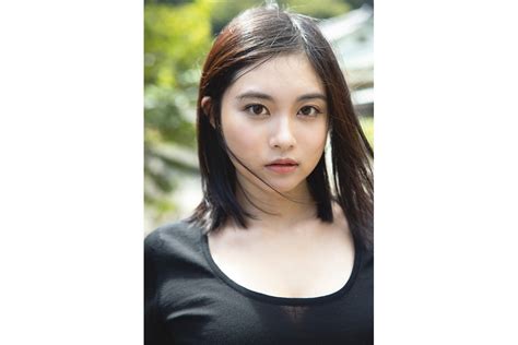 【写真】謎の美女・五十嵐なつ 春から“なつ”の間に…｜newsポストセブン Part 2