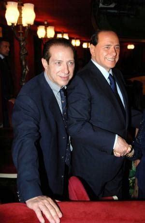 Silvio Berlusconi Un Anno Senza Il Cavaliere Il Fratello Paolo Lo