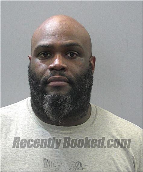 Recent Booking Mugshot For Deshawn Brooks In Milwaukee County Wisconsin