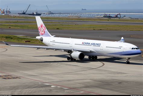 B 18316 China Airlines Airbus A330 302 Photo By OMGcat ID 1638378