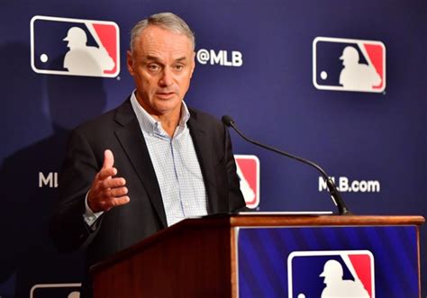 Rob Manfred Makes Good Money as MLB's Commissioner - FanBuzz