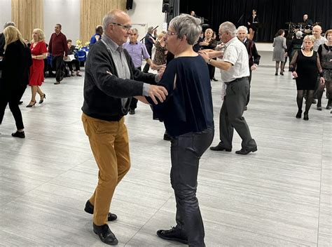 Saint Étienne de Saint Geoirs Cent vingt participants au thé dansant