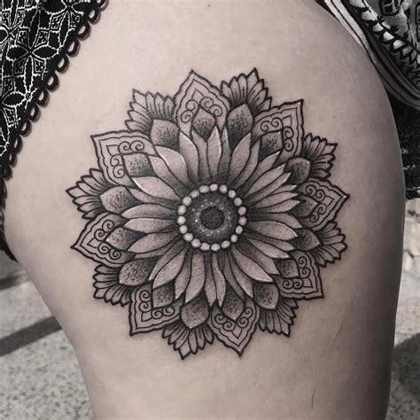 Tattoo Geometric Minimalist Geometrictattoos Sunflower Tattoos Sunflower Tattoo Tattoos