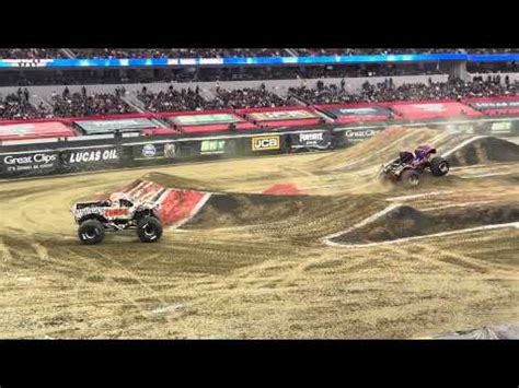 Monster Jam World Finals Xxiii Zombie Vs Wild Side Youtube