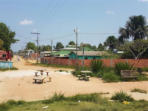 Homens Armados Invadem Casa Atiram Em M Veis E Amea Am Fam Lia Em