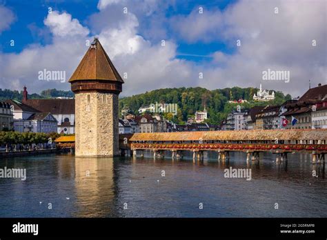 Luzern Kapellbr Cke Holzbr Cke Wasserturm Reuss Altstadt Stock