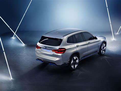 BMW’s iX3 is the company’s first normal-looking all-electric car - The ...