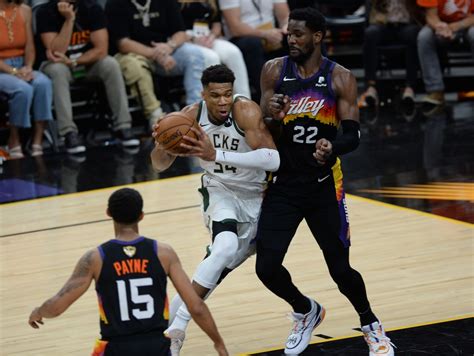 NBA Finals Bucks Suns Crazy Photo Of Deandre Ayton During Giannis