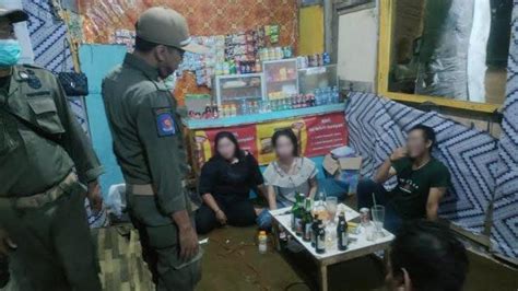 Kafe Jualan Miras Plus Pramusaji Wanita Di Jalan Noto Prayitno Gresik