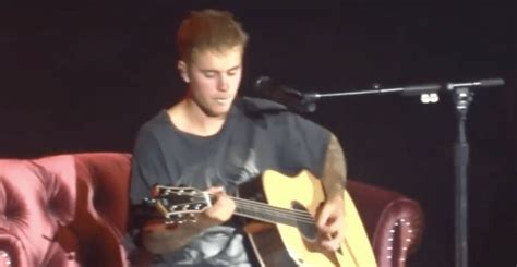 Justin Bieber Sings Christian Worship Song Live in Concert! - Living Gospel Daily