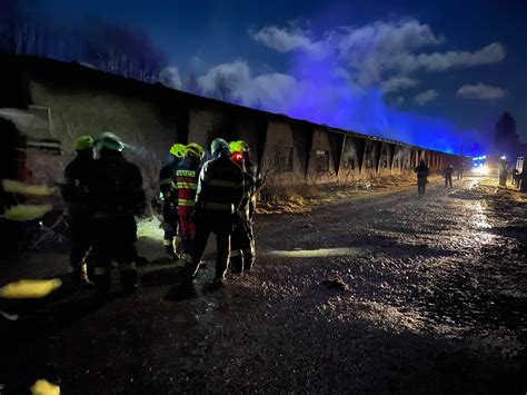 HZS Královéhradeckého kraje on Twitter Oheň zasáhl kravín o rozměrech