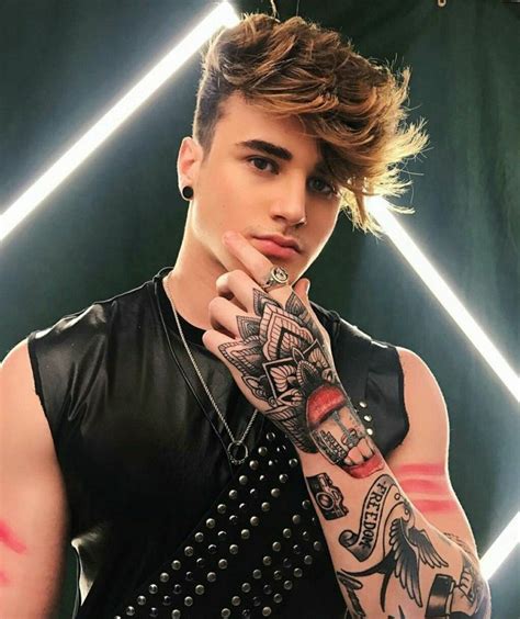 Model Alex Mapeli (b. 09 JUL 1998, São Paulo, Brazil) | Cabelo