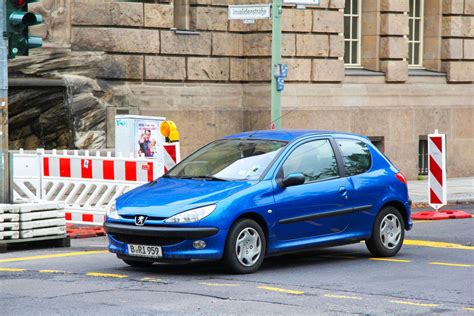 O Peugeot 206 é bom Veja os prós e contras de ter esse carro popular