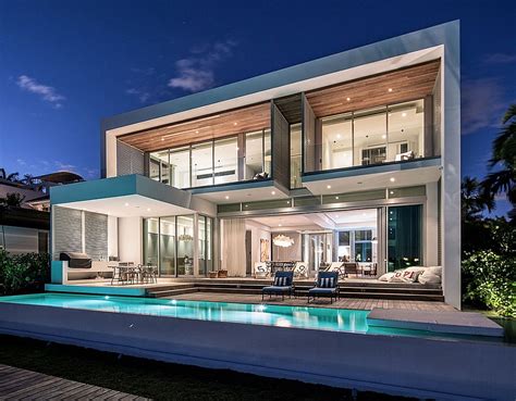 Lavish Contemporary Miami Residence With A Coastal Flavor