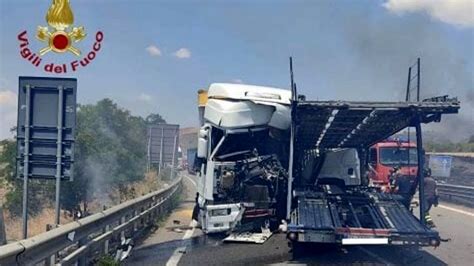 Incidente Tra Bisarca E Tir A Matera Muore 59enne Salernitano