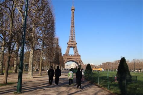 Paris Pourquoi La Tour Eiffel Pourrait Tre Ferm E Plusieurs Jours