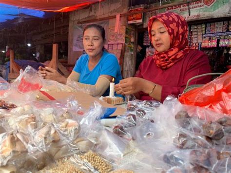 Kisah Pedagang Pasar Rengasdengklok Harapan Di Balik Relokasi