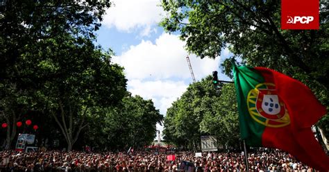 A For A Do Povo Aos Milhares Por Abril Partido Comunista Portugu S