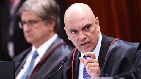 Advogados criticam decisões de Moraes contra deputados