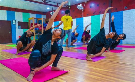 Best 200 Hour Yoga Teacher Training Course In Rishikesh Ryt 200 Yoga