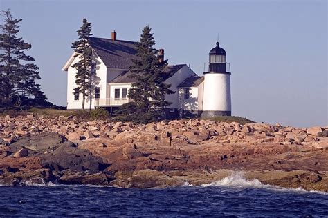 Winter Harbor Lighthouse, Maine | New england lighthouses, Winter ...