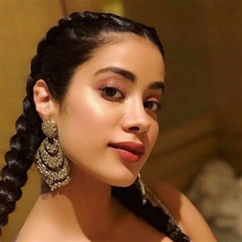 Janhvi Kapoor Hairstyles That Are Super Cute! | Femina.in