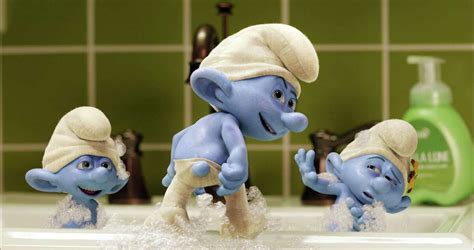 Smurfdom turns dark and negative for 'The Smurfs 2'