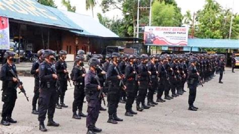 Satu Kompi Tiba Di Nabire Pasukan Brimob Nusantara Riau Siap Bertugas