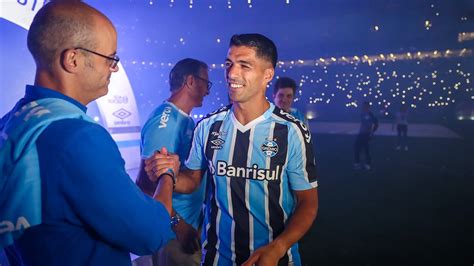 Torcida Esgota Ingressos Para Ver Luis Su Rez Em Campo Pelo Gr Mio Na