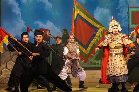 Veteran actor devoted to Vietnamese theatre