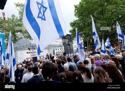 Arabische Kundgebung Fotos Und Bildmaterial In Hoher Aufl Sung Alamy