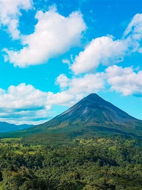 4 Costa Rica Volcanoes That You Need to Visit | Costa Rica Vibes