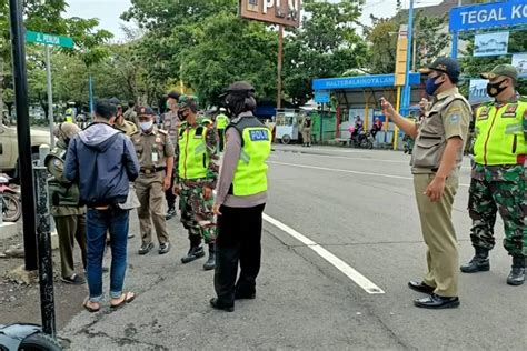 Tak Surut Tiga Pilar Gencar Operasi Yustisi Dan Bagikan Ribuan Masker